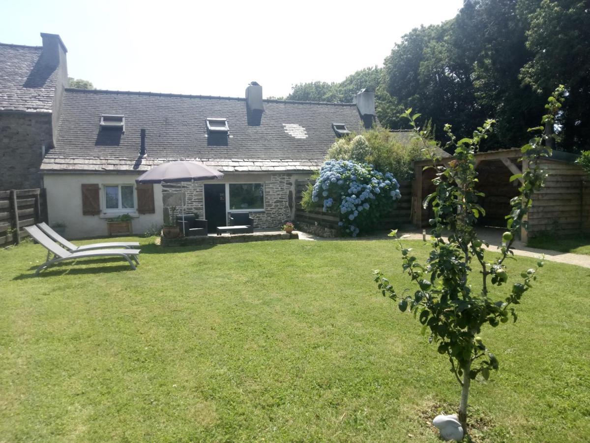 Petite Maison Dans Les Monts D'Arree Ty Coz Commana 外观 照片